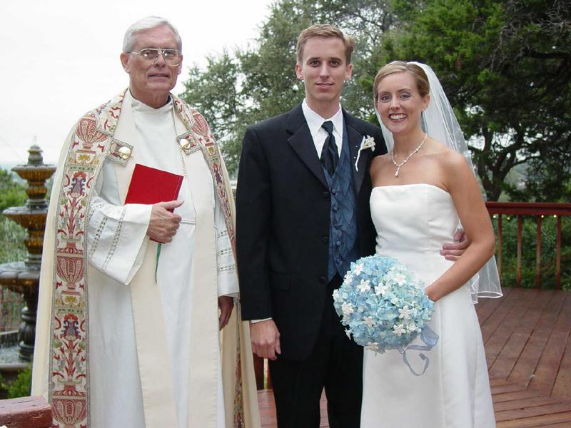 2002/10(Oct)/08(Wedding-Part-2)/800x600_2002-10-DI-WEDDING.JPG