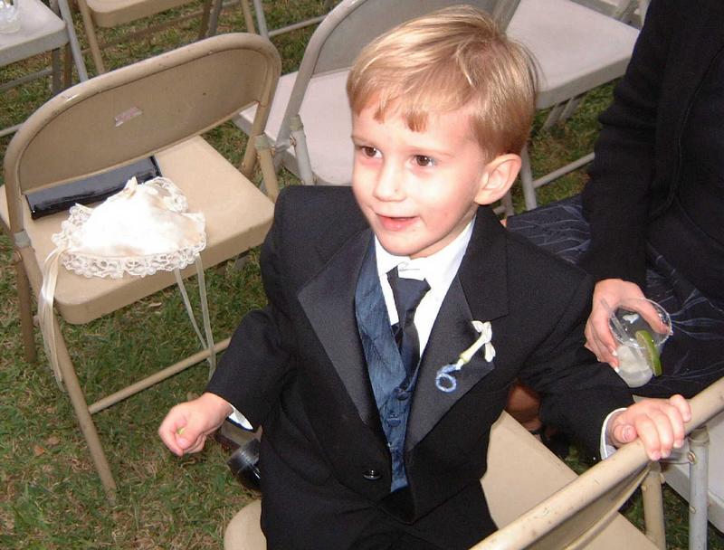 2002/10(Oct)/08(Wedding-Part-2)/800x600_2002-10-DX-WEDDING.JPG
