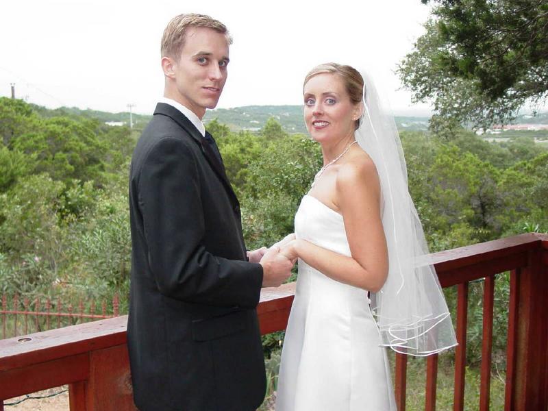 2002/10(Oct)/08(Wedding-Part-2)/800x600_2002-10-EC-WEDDING.JPG