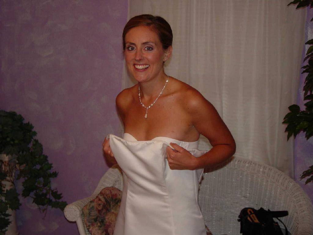 2002/10(Oct)/09(Wedding-Part-1)/1024x768_2002-10-AL-WEDDING.JPG