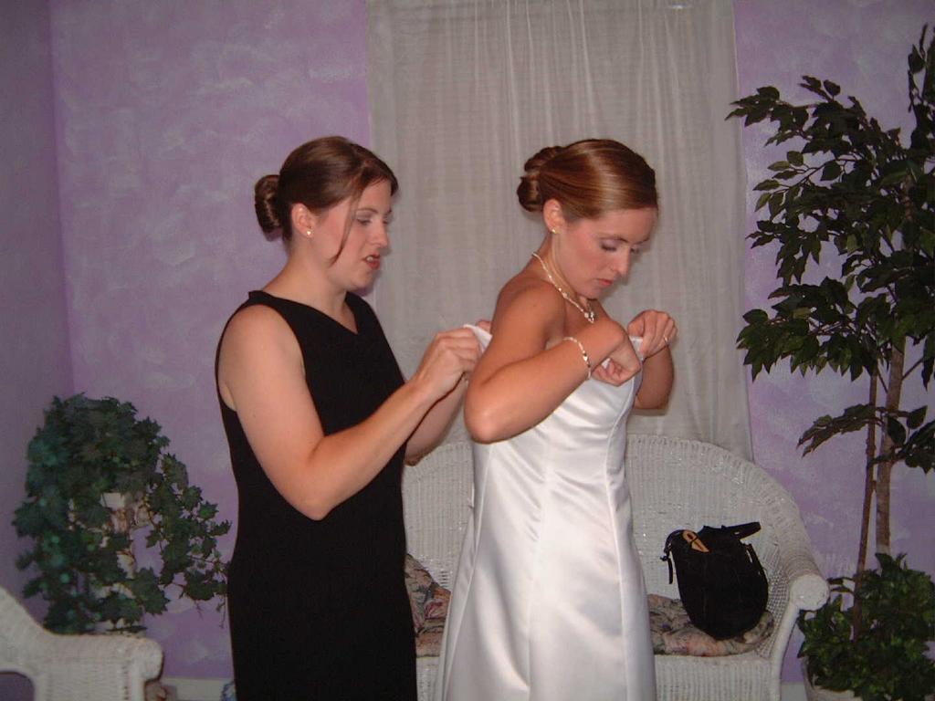 2002/10(Oct)/09(Wedding-Part-1)/1024x768_2002-10-AM-WEDDING.JPG