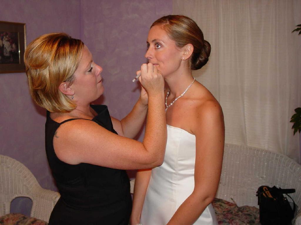 2002/10(Oct)/09(Wedding-Part-1)/1024x768_2002-10-AN-WEDDING.JPG