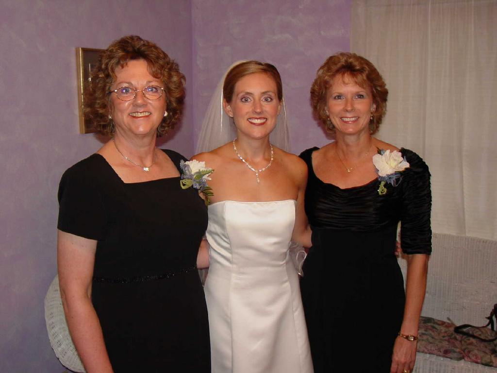 2002/10(Oct)/09(Wedding-Part-1)/1024x768_2002-10-AY-WEDDING1.JPG