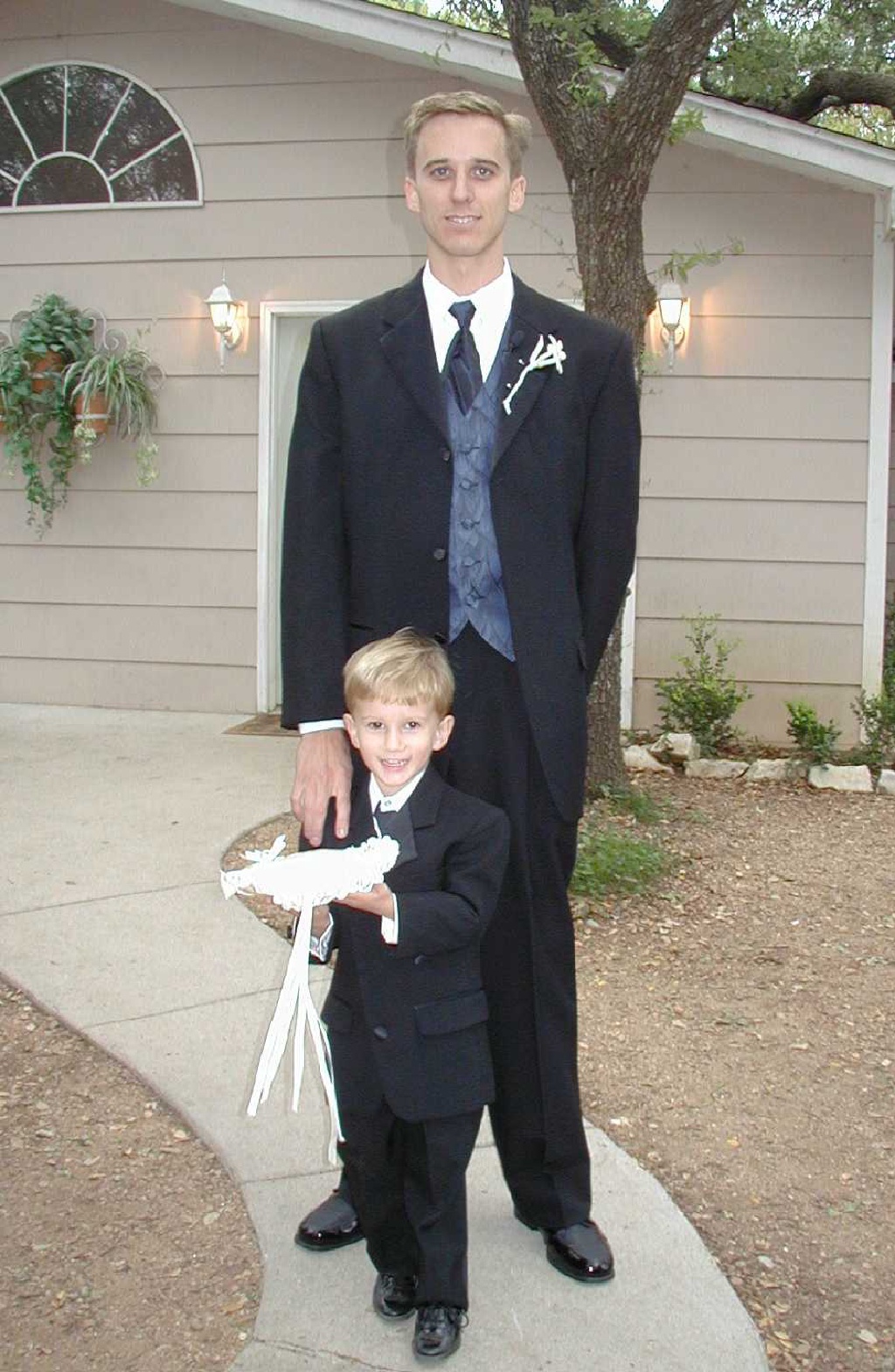 2002/10(Oct)/09(Wedding-Part-1)/1024x768_2002-10-BQ-WEDDING.JPG
