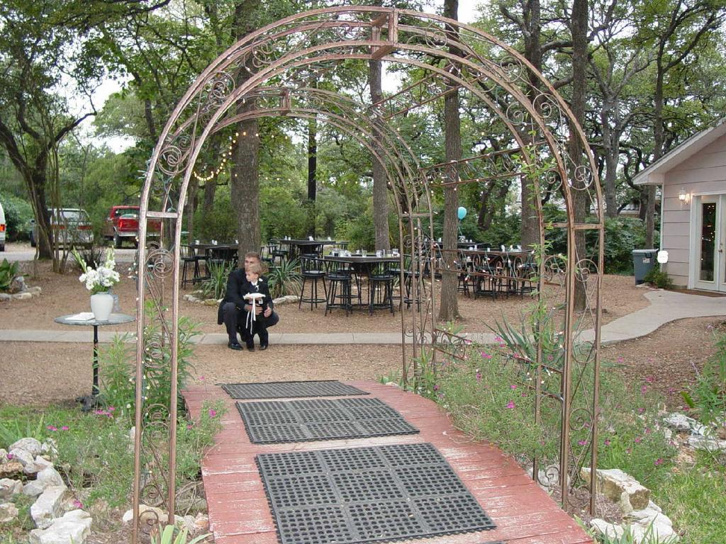 2002-10-BY-WEDDING1.JPG