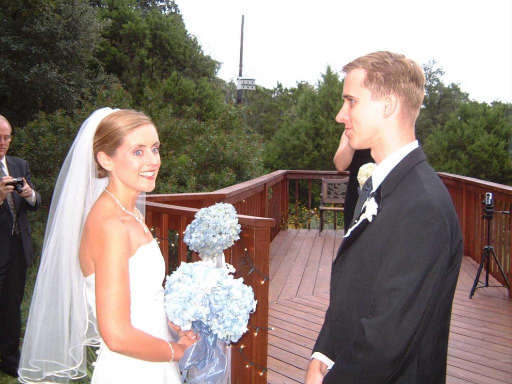 2002/10(Oct)/09(Wedding-Part-1)/1024x768_2002-10-CL-WEDDING.JPG