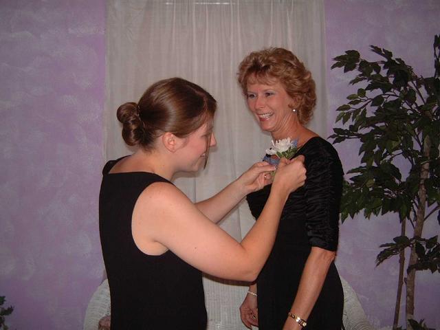 2002/10(Oct)/09(Wedding-Part-1)/640x480_2002-10-AH-WEDDING.JPG