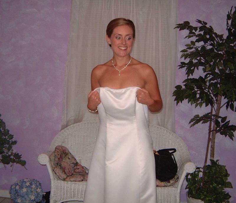 2002/10(Oct)/09(Wedding-Part-1)/800x600_2002-10-AK-WEDDING.JPG