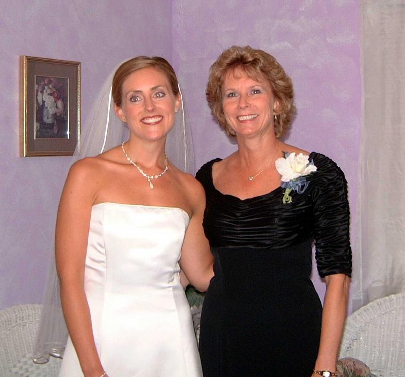 2002/10(Oct)/09(Wedding-Part-1)/800x600_2002-10-AX-WEDDING.JPG