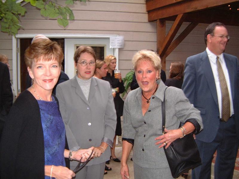 2002/10(Oct)/09(Wedding-Part-1)/800x600_2002-10-BI-WEDDING.JPG