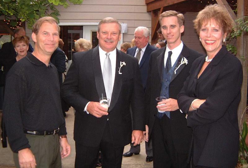 2002/10(Oct)/09(Wedding-Part-1)/800x600_2002-10-BL-WEDDING1.JPG