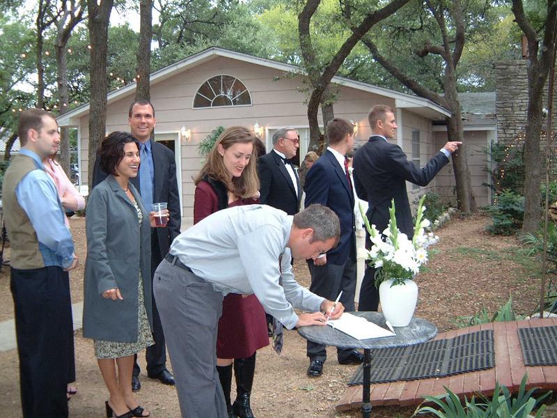 2002/10(Oct)/09(Wedding-Part-1)/800x600_2002-10-BR-WEDDING.JPG
