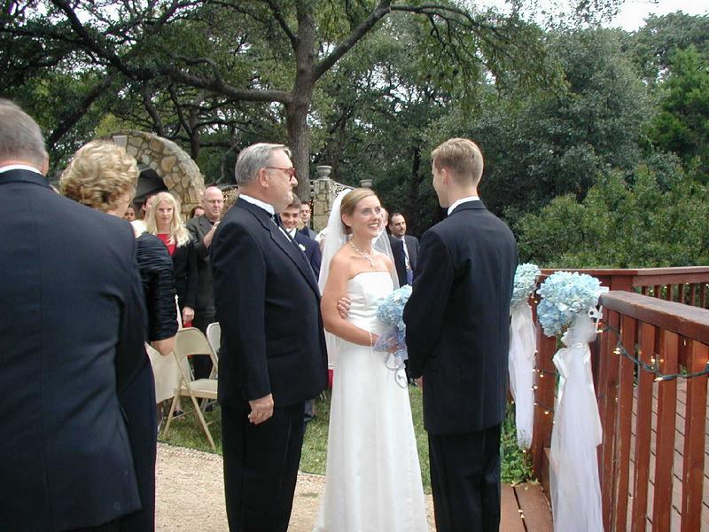 2002/10(Oct)/09(Wedding-Part-1)/800x600_2002-10-CJ-WEDDING.JPG
