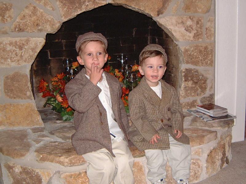 2002/11(Nov)/02(Grandkids)/800x600_2002-11-17-7-Early-Thanksgiving.JPG