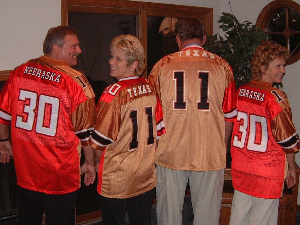 2002/11(Nov)/11(Nebraska-Game)/1024x768_2002-11-01-G-SPECIAL-JERSERYS.JPG