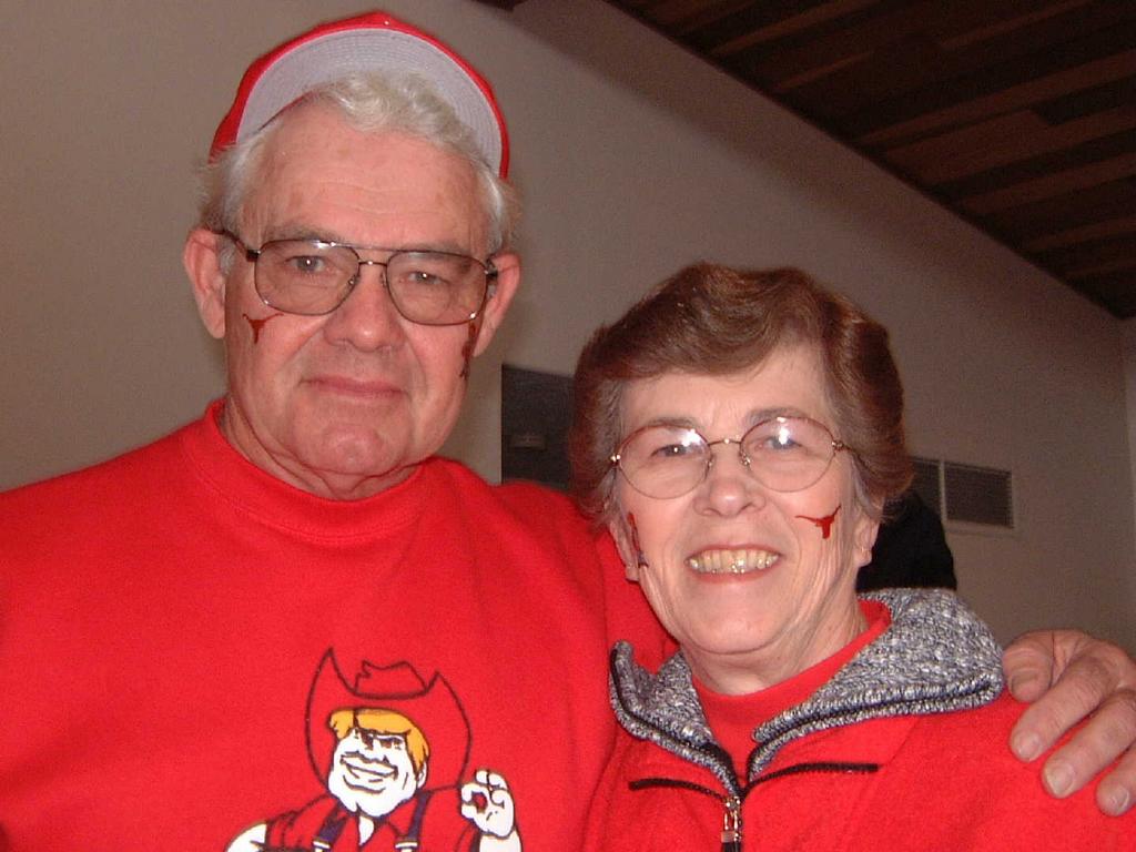 2002/11(Nov)/11(Nebraska-Game)/1024x768_2002-11-02-C-Nebraska-Game-Day.JPG