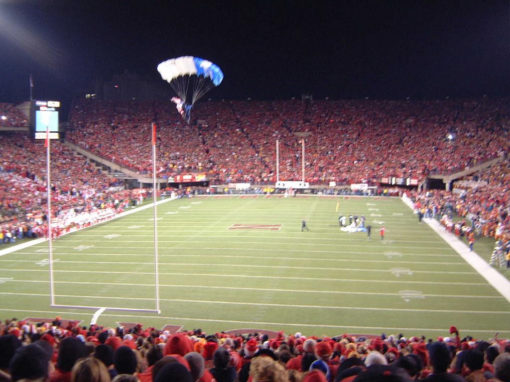 2002/11(Nov)/11(Nebraska-Game)/1024x768_2002-11-02-Q-Nebraska-Game-Day.JPG