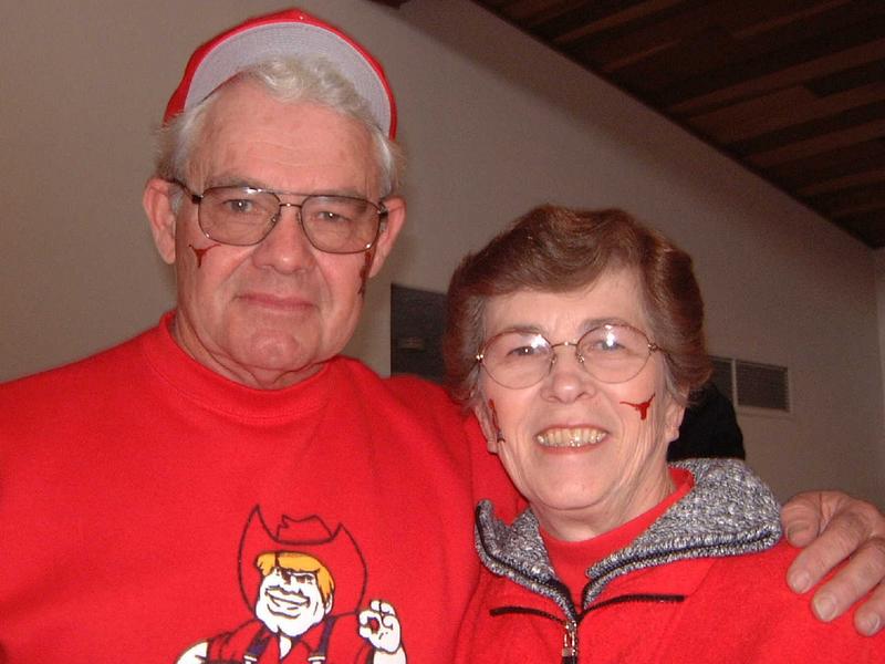 2002/11(Nov)/11(Nebraska-Game)/800x600_2002-11-02-C-Nebraska-Game-Day.JPG