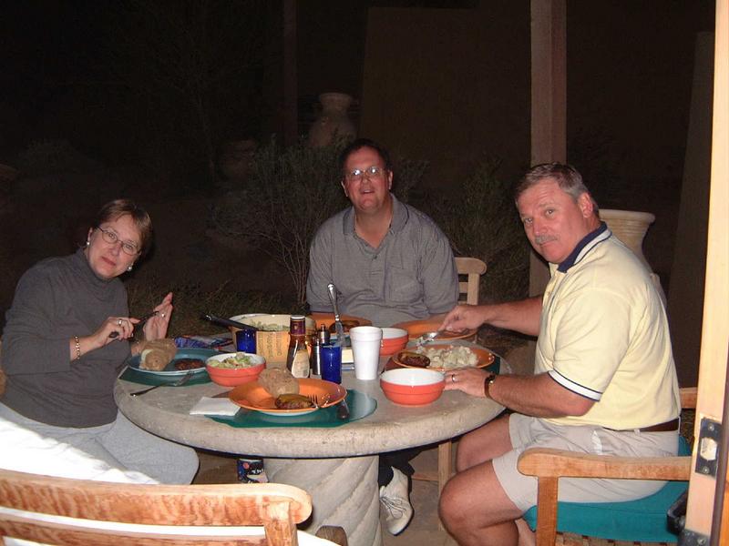 2002/12(Dec)/01(Palm-Springs)/800x600_2002-12-01-13-Palm-Springs-Trolls.JPG
