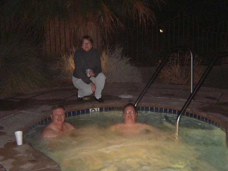2002/12(Dec)/01(Palm-Springs)/800x600_2002-12-01-14-Palm-Springs-Trolls.JPG