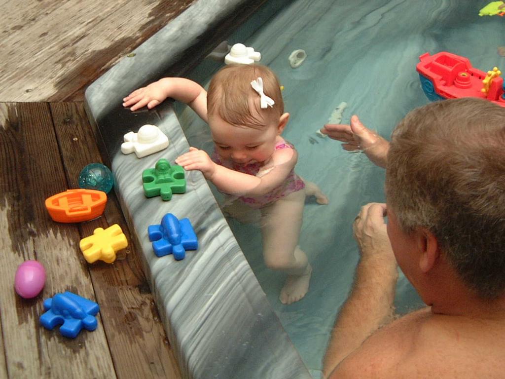 2002-12-15-H-Grandchildren-Atrium.JPG