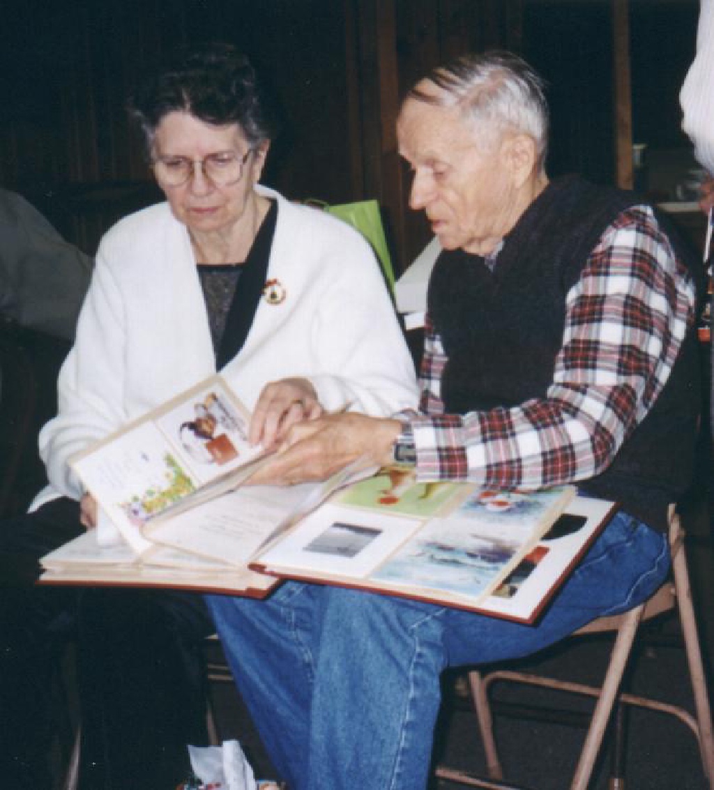 2002-12-22Mom&Dad-gifts.JPG