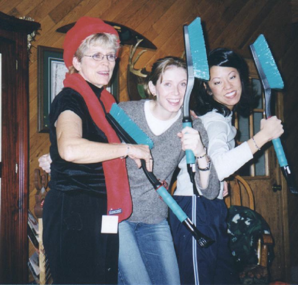 2002-12-24yaya-sisters-mom.JPG