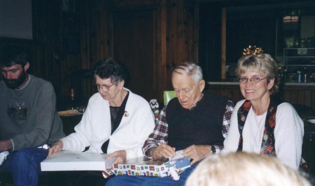 2002-12-22Mom&MarciDadBrian.JPG