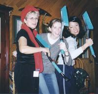 2002-12-24yaya-sisters-mom.JPG