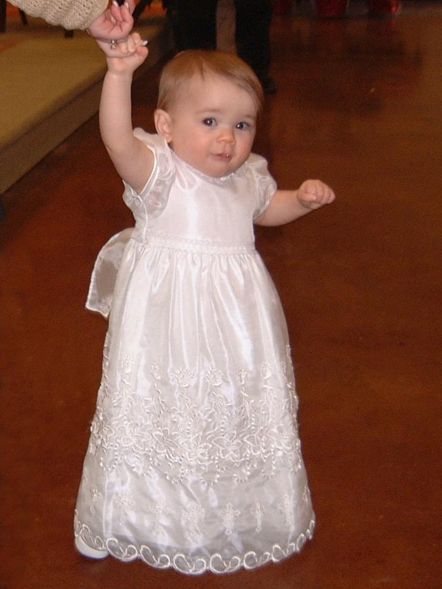 2003/01(Jan)/01(Kyla-Baptism)/640x480_2003-01-12-E-Kyla-Walking.JPG