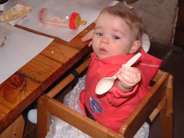 2003/01(Jan)/01(Kyla-Baptism)/640x480_2003-01-12-V-After-Baptism-Dinner.JPG