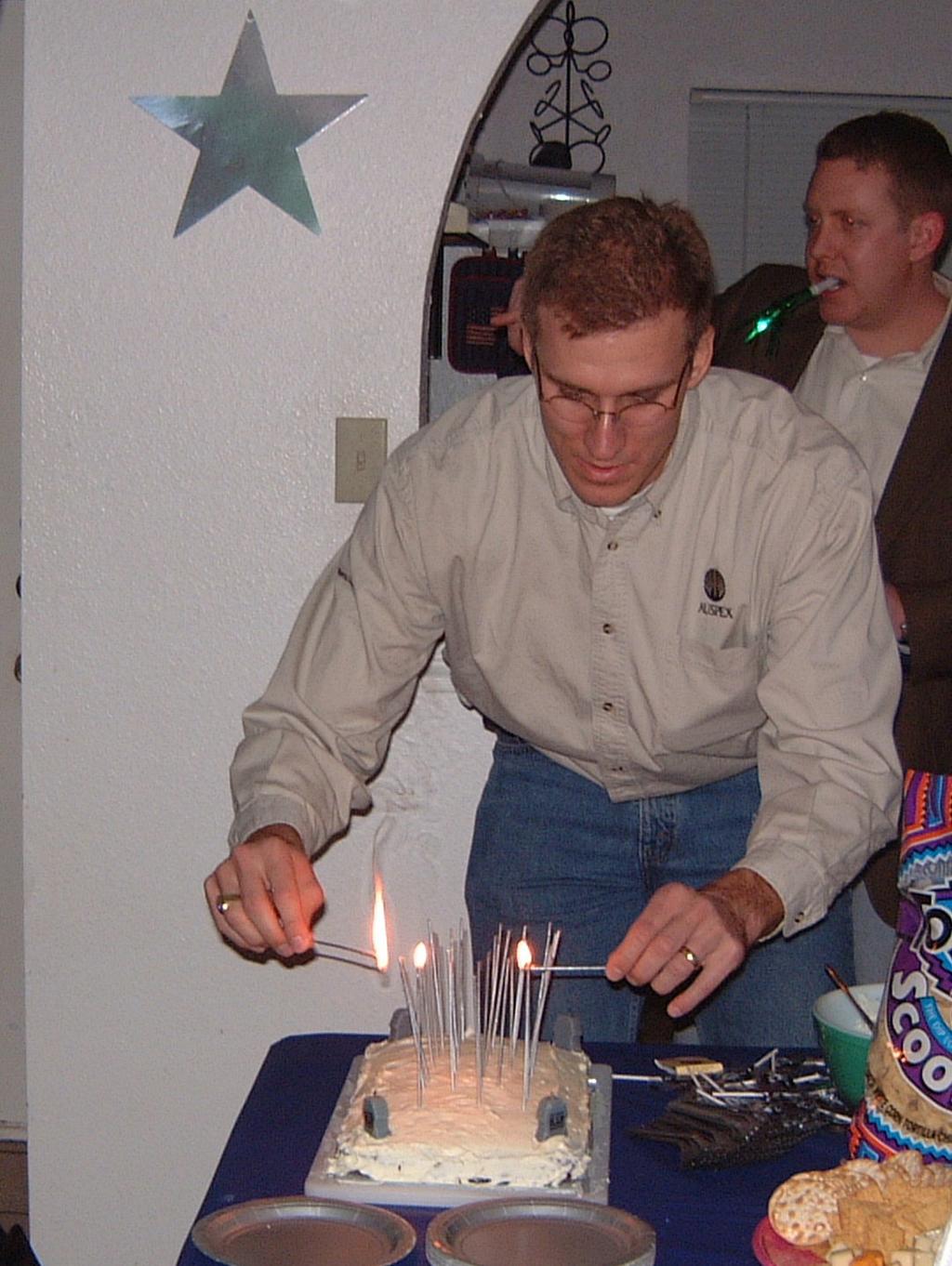 2003/01(Jan)/02(Justins-30thBD)/1024x768_2003-01-15-05-Justins-30th-birthday.JPG