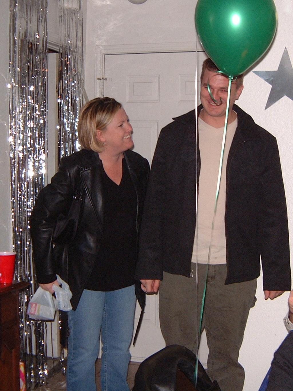 2003/01(Jan)/02(Justins-30thBD)/1024x768_2003-01-15-07-Justins-30th-birthday.JPG
