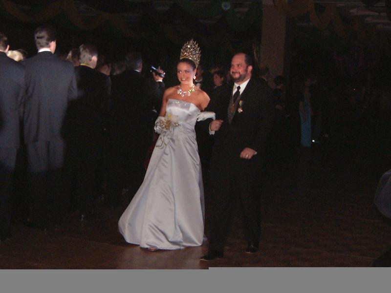 2003/01(Jan)/03(Coronation-Ball-New-Orleans)/800x600_2003-01-18-22-Coronation-Ball-2002-Queen.JPG