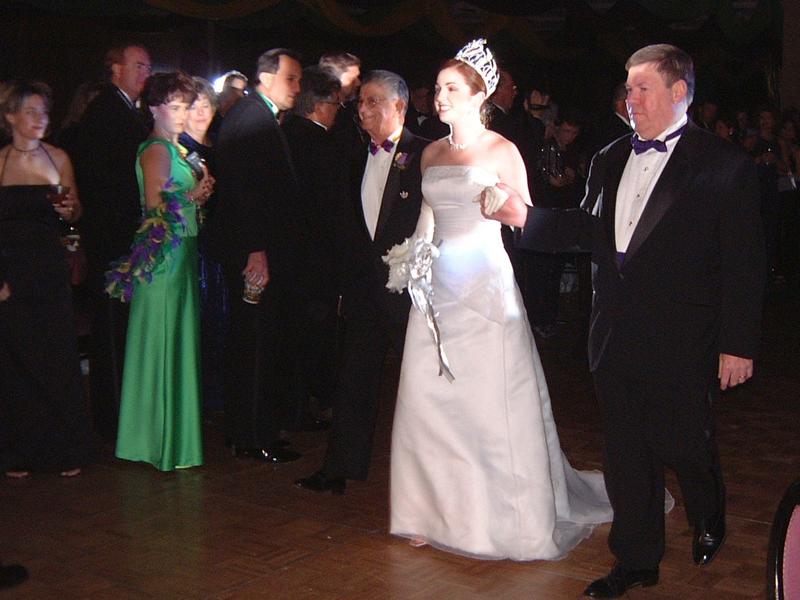 2003/01(Jan)/03(Coronation-Ball-New-Orleans)/800x600_2003-01-18-23-Coronation-Ball-2003-Queen.JPG
