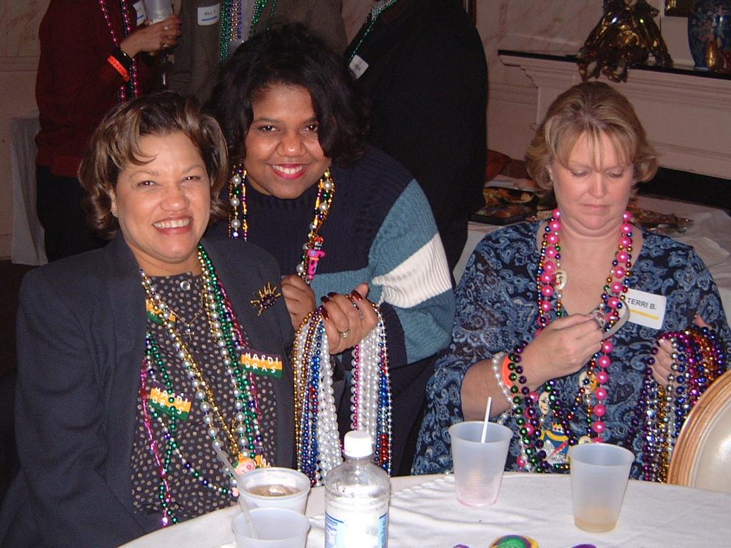 2003/02(Feb)/03(Mardi-Gras)/1024x768_2003-02-27-08-Balcony-Party.JPG