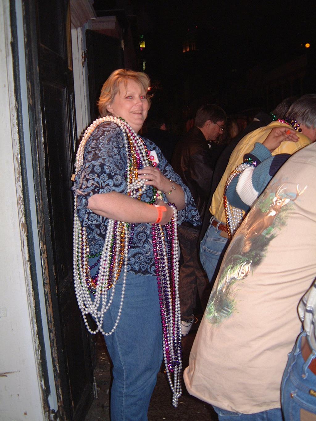 2003/02(Feb)/03(Mardi-Gras)/1024x768_2003-02-27-11-Balcony-Party.JPG