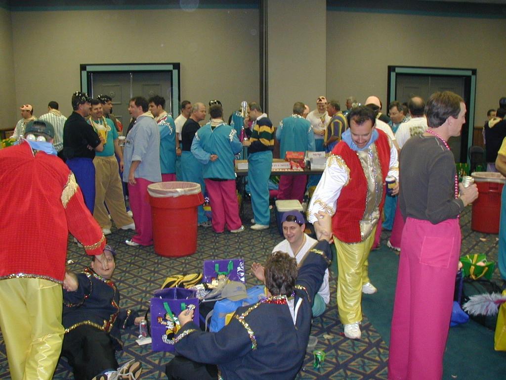 2003/02(Feb)/03(Mardi-Gras)/1024x768_2003-03-01-04-Pre-Ride-Activities.JPG