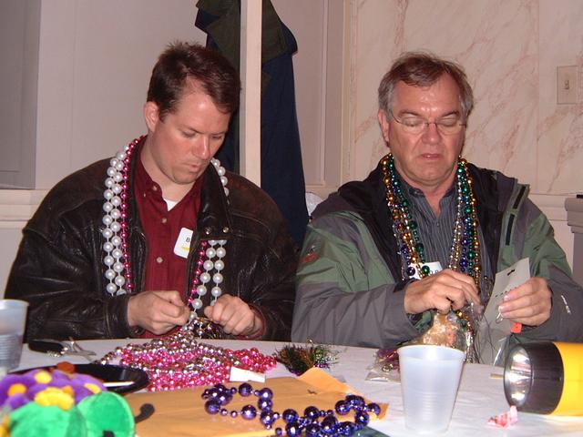 2003/02(Feb)/03(Mardi-Gras)/640x480_2003-02-27-09-Balcony-Party.JPG