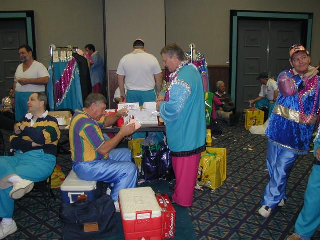 2003/02(Feb)/03(Mardi-Gras)/640x480_2003-03-01-07-Pre-Ride-Activities.JPG