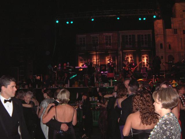2003/02(Feb)/03(Mardi-Gras)/640x480_2003-03-01-16-Ride-Extravaganza.JPG