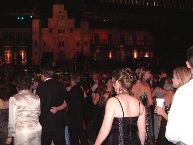 2003/02(Feb)/03(Mardi-Gras)/640x480_2003-03-01-18-Ride-Extravaganza.JPG