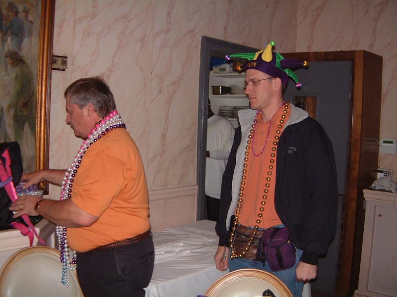 2003/02(Feb)/03(Mardi-Gras)/2003-02-27-01-Balcony-Party.JPG