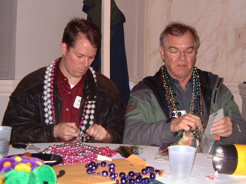 2003/02(Feb)/03(Mardi-Gras)/800x600_2003-02-27-09-Balcony-Party.JPG