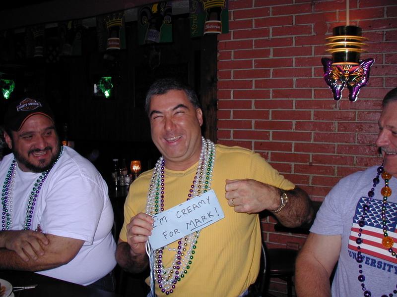 2003/02(Feb)/03(Mardi-Gras)/800x600_2003-03-01-02-Pre-Ride-Activities.JPG