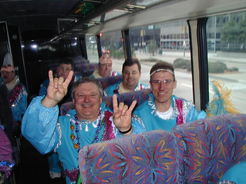 2003/02(Feb)/03(Mardi-Gras)/800x600_2003-03-01-09-Pre-Ride-Activities.JPG