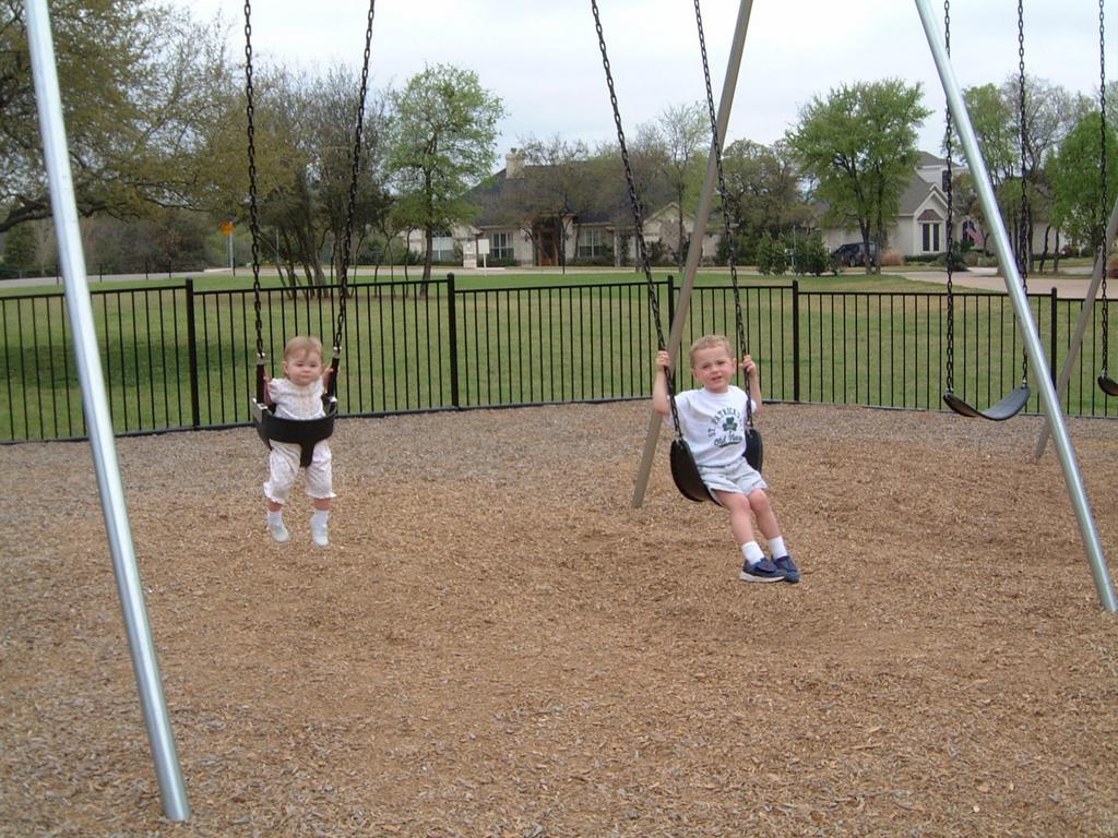 2003/03(Mar)/02(Grandma-Fun)/1024x768_2003-03-17-Treemont-Part-2.JPG