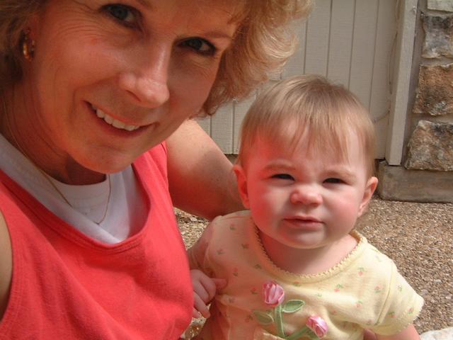 2003/03(Mar)/02(Grandma-Fun)/640x480_2003-03-14-Kyla-backyard-fun-9.JPG
