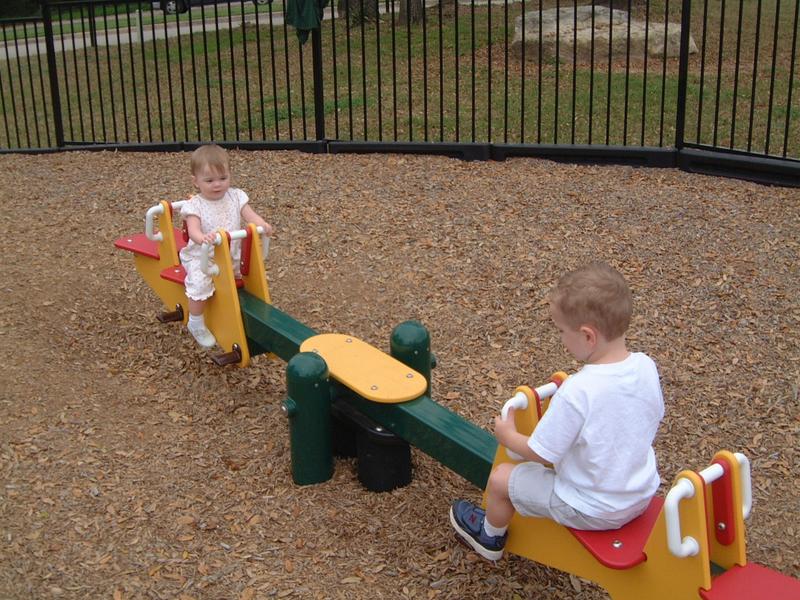 2003/03(Mar)/02(Grandma-Fun)/800x600_2003-03-17-Treemont-Part-6.JPG