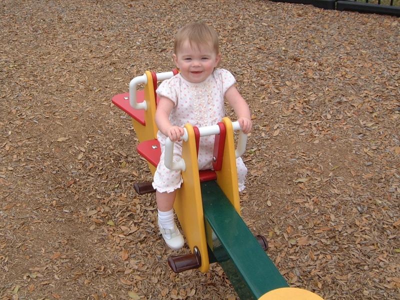 2003/03(Mar)/02(Grandma-Fun)/800x600_2003-03-17-Treemont-Part-7.JPG